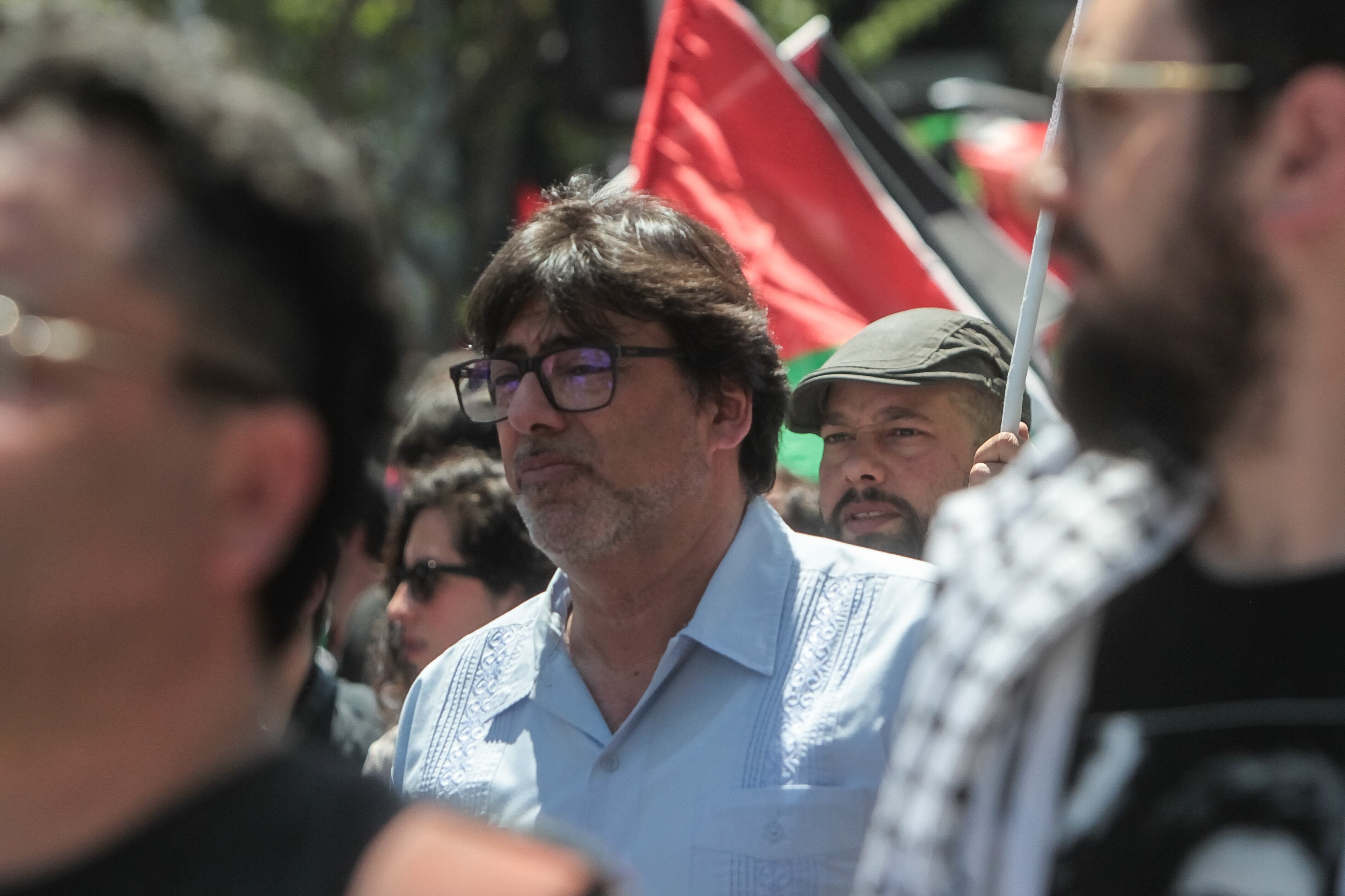 04 DE NOVIEMBRE 2023 / SANTIAGO
Daniel Jadue, Alcalde de Recoleta.
La Coordinadora por Palestina, que junta a más de 20 organizaciones sociales, en conjunto con la Comunidad Palestina de Chile y una amplia y transversal lista de políticos y artistas se han unido para convocar a una multitudinaria marcha para frenar el genocidio en Gaza.
FOTO: LUKAS SOLIS / AGENCIAUNO