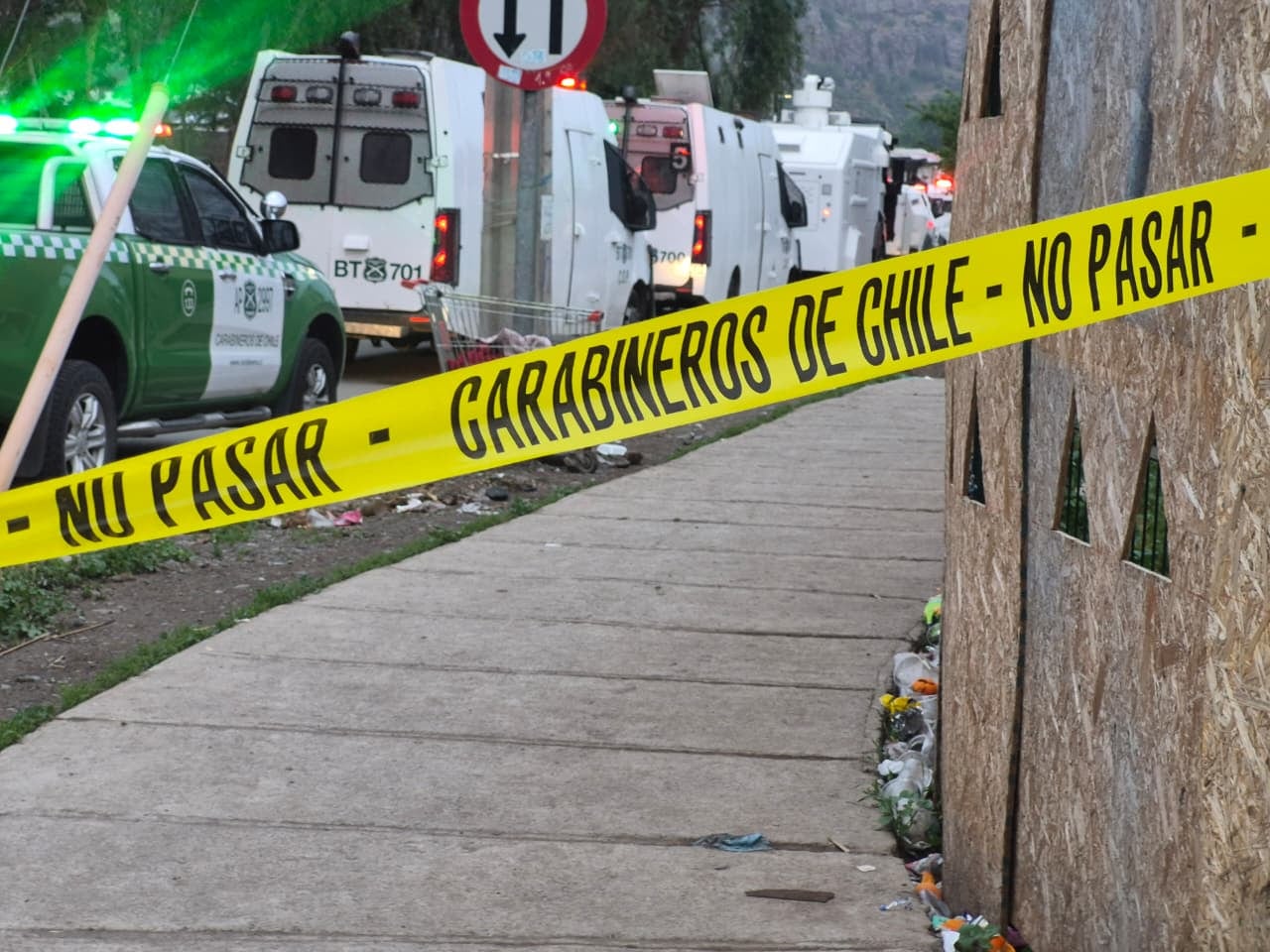 Carabineros realiza masivo desalojo de toma en San Felipe: hay cerca de 500 familias en el lugar
