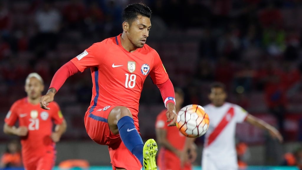 Gonzalo Jara confía en el futuro de La Roja para las clasificatorias: "Hay un abanico de centrales de muy buena calidad"