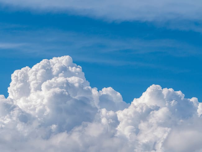 De qué trata el “bombardeo de nubes” para combatir la sequía y qué tan efectiva es