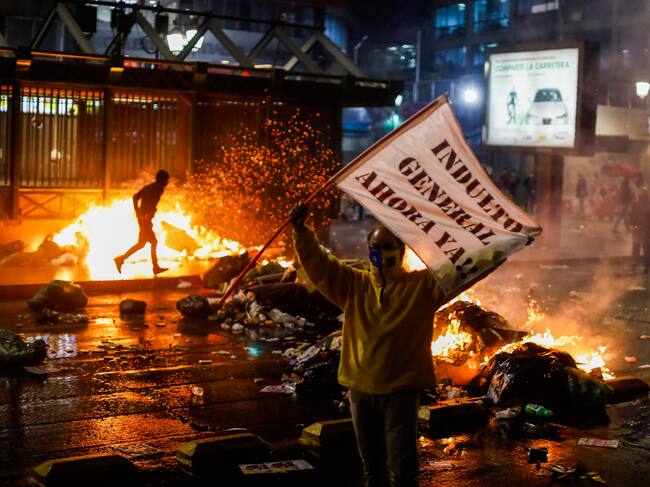 Parte de los incidentes que se registraron en la manifestación por los presos del estallido social. Foto: Agencia Uno