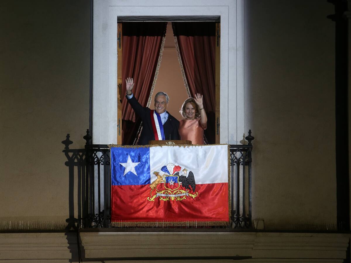 De la reconstrucción del 27-F a la pandemia: algunos momentos que marcaron los mandatos del expresidente Sebastián Piñera en imágenes