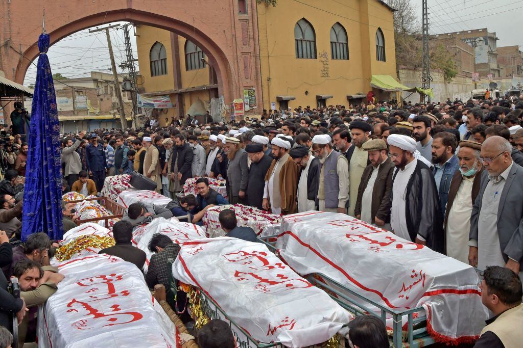 Funeral de víctimas del ataque contra mezquita chiita en Pakistán