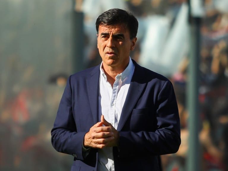 De momento, sigue: Gustavo Quinteros le dijo no a la oferta de Independiente de Avellaneda