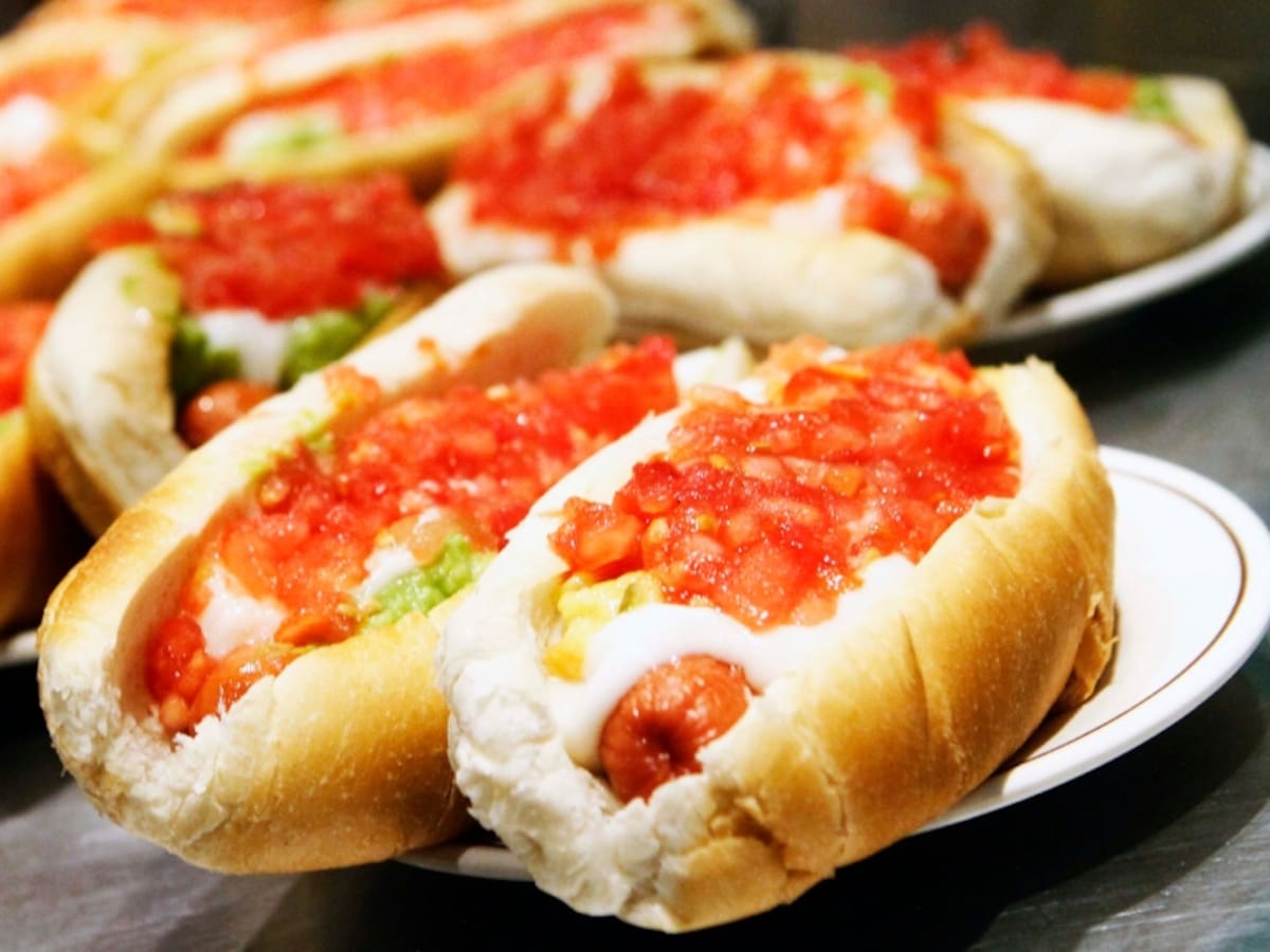 ¡Es hoy! Revisa las mejores promociones para el Día del Completo que se celebra este miércoles