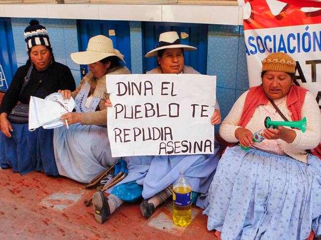 Mujeres protestan contra la presidenta interina Dina Boluarte en Puno