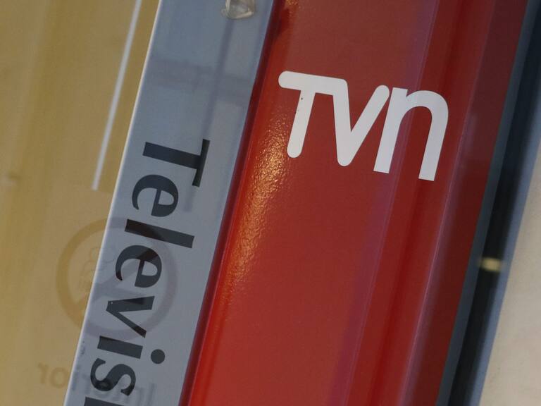 TVN aseguró que no tiene derechos para emitir la batalla de Chile