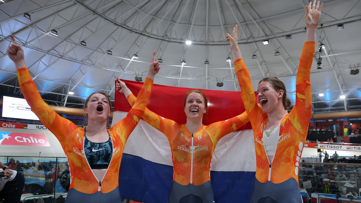 “Nunca olvidaré a Chile”: la emoción en el equipo de Países Bajos tras lograr un oro histórico para su país en el Mundial de Ciclismo