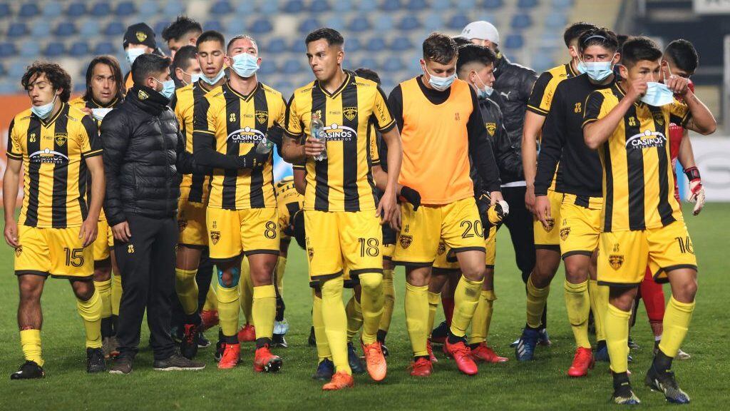 01 DE JULIO DE 2021/RANCAGUAJugadores de Fernandez Vial, durante el partido valido por la ida de los octavos de final de la Copa Chile 2021, entre Universidad de Chile y Fernandez Vial, disputado en el Estadio El Teniente de Rancagua.
FOTO: BYRON PEREZ CARVAJAL/AGENCIAUNO