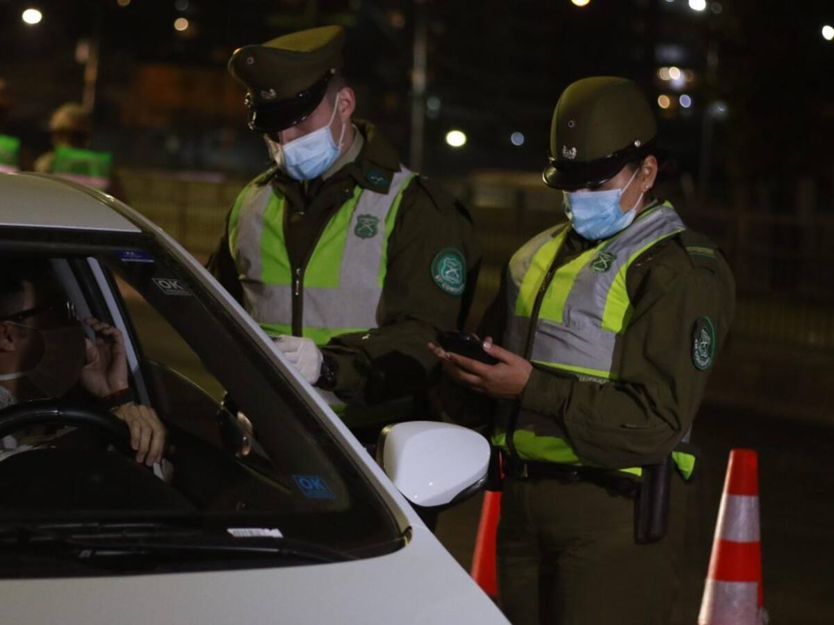 Carabineros reportó leve aumento en detenidos por no respetar el toque de queda en las últimas 24 horas
