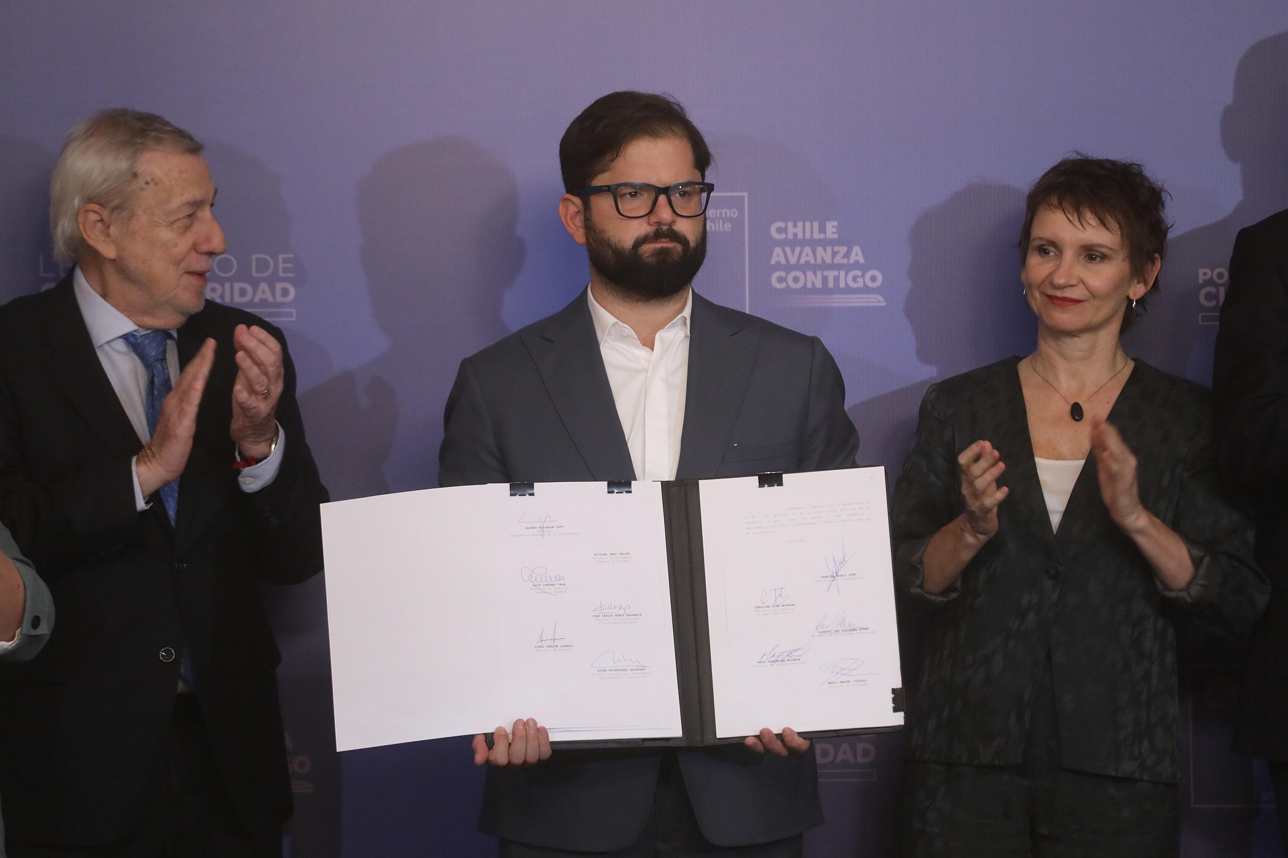Agencia Uno | El Presidente Gabriel Boric en la promulgación de la Ley Marco de Ciberseguridad y la entrega de la Política Nacional de Ciberseguridad.