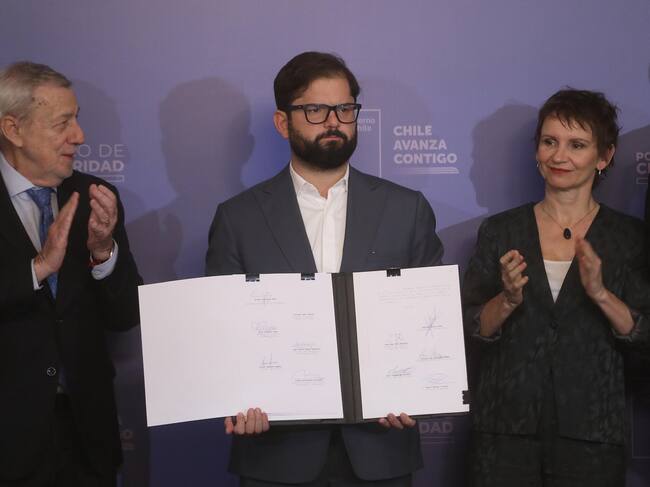 Agencia Uno | El Presidente Gabriel Boric en la promulgación de la Ley Marco de Ciberseguridad y la entrega de la Política Nacional de Ciberseguridad.