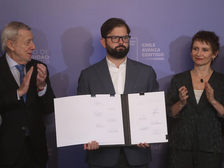 Agencia Uno | El Presidente Gabriel Boric en la promulgación de la Ley Marco de Ciberseguridad y la entrega de la Política Nacional de Ciberseguridad.