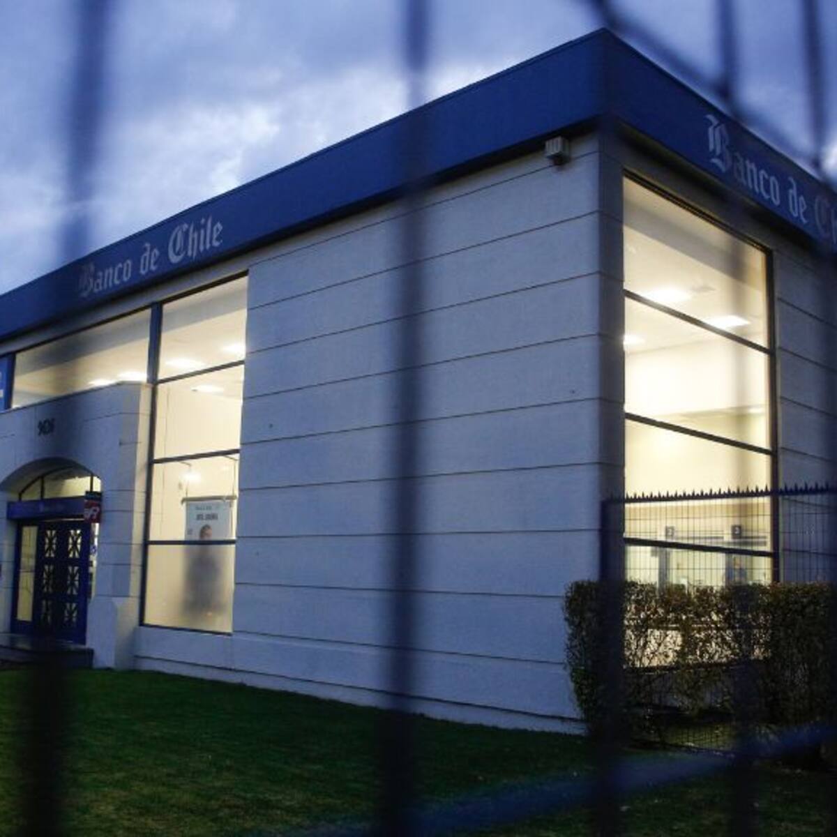 Solitario ladrón de banco es detenido con el botín en las manos en La Florida