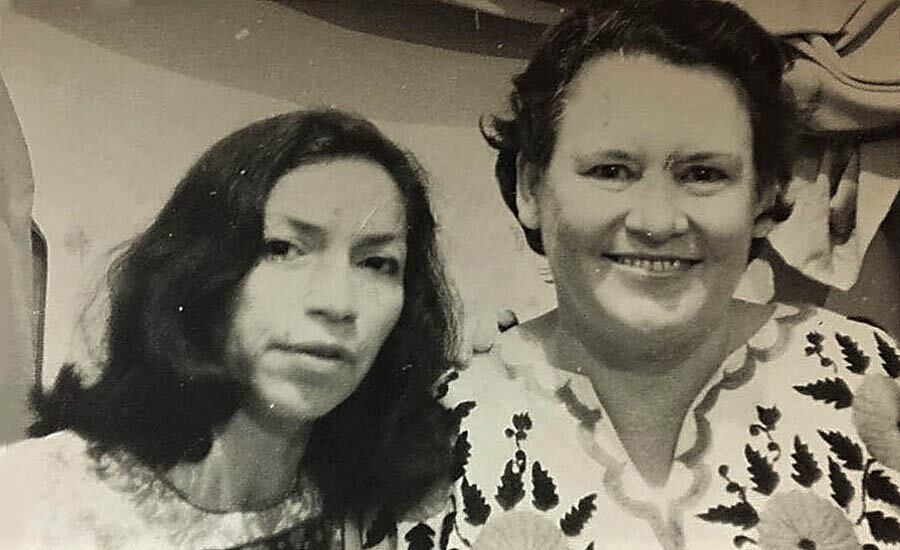 Isabel Parra y Haydée Santamaría (archivo de Isabel Parra)