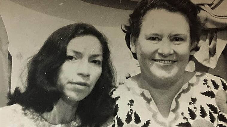 Isabel Parra y Haydée Santamaría (archivo de Isabel Parra)