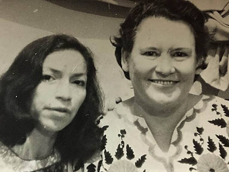 Isabel Parra y Haydée Santamaría (archivo de Isabel Parra)