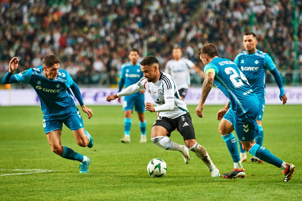 Real Betis falló en su debut por la Conference League cayendo ante el Legia Varsovia | Getty Images