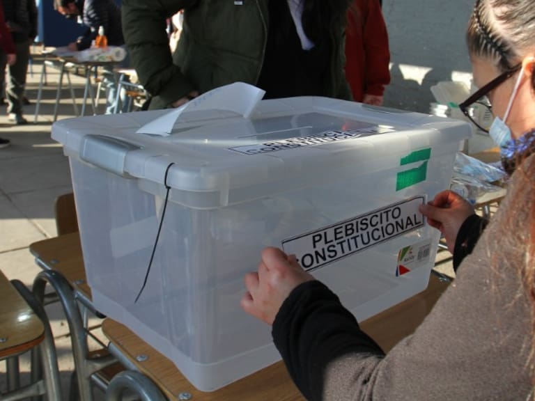 Plebiscito Constitucional: Servel revela que solo el 6,45% de las mesas fueron constituidas este sábado