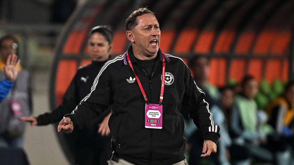 Sin Mundial, sin JJ.OO. y sin oro: La debacle de la Roja Femenina que pone contra las cuerdas a Luis Mena