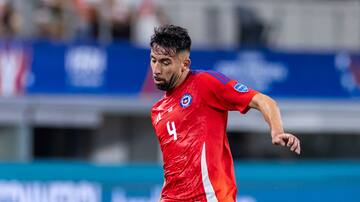 “Estamos esperando a...”: Agente de Mauricio Isla aclara el futuro del lateral y deja en vilo su fichaje en Colo Colo
