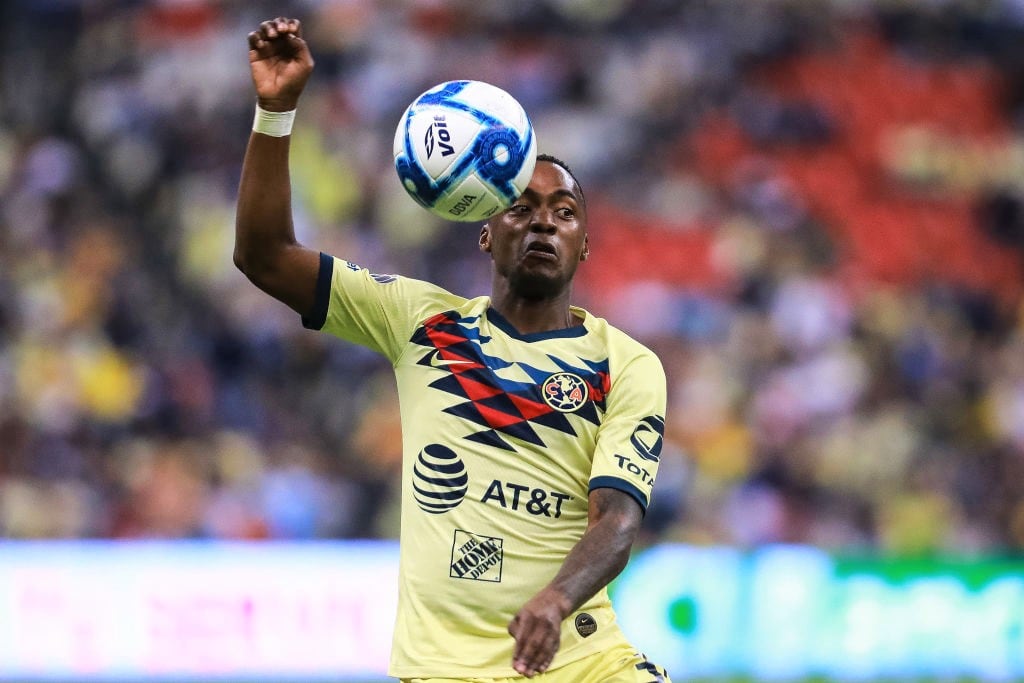 Renato Ibarra con la camiseta del Club América de México
