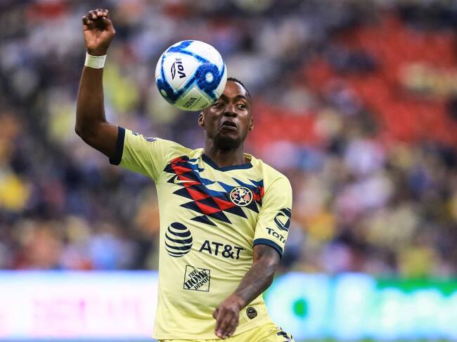 Renato Ibarra con la camiseta del Club América de México