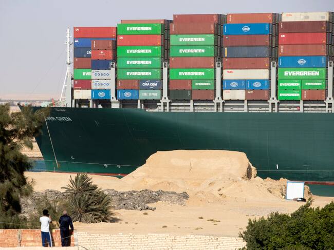 El barco Ever Given que bloqueó el Canal de Suez