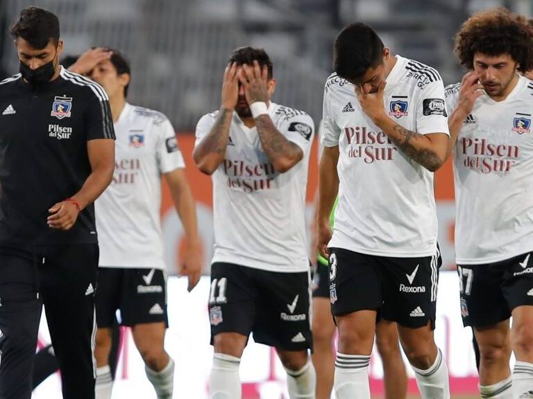 11 de Febrero del 2021/SANTIAGOJugadores de Colo Colo se lamenta ,durante el partido valido por la Trigésima tercera fecha del Campeonato Nacional AFP PlanVital 2020, entre Colo Colo vs Cobresal, disputado en el Estadio Monumental.
FOTO:FRANCISCO LONGA/AGENCIAUNO