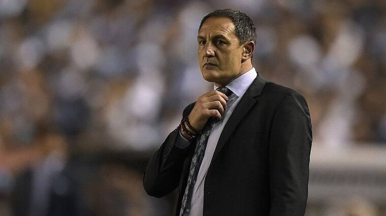 Mexico's Puebla coach Pablo Marini gestures during the Copa Libertadores 2016 football match against Argentina's Racing Club at Juan Domingo Peron stadium in Avellaneda, Buenos Aires, Argentina, on February 10, 2016. AFP PHOTO / JUAN MABROMATA / AFP / JUAN MABROMATA (Photo credit should read JUAN MABROMATA/AFP via Getty Images)