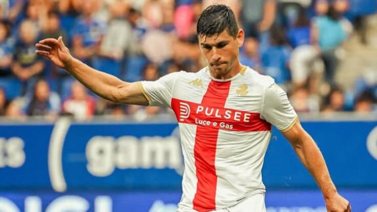 El particular tatuaje del modelo que presentó la segunda camiseta del Genoa de Italia y causó diversas reacciones