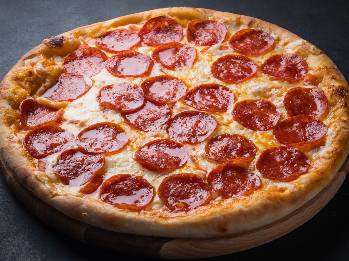 Popular cadena de comida rápida regalará pizza por inauguración de nuevo local: ¿Dónde y cuándo es el evento?