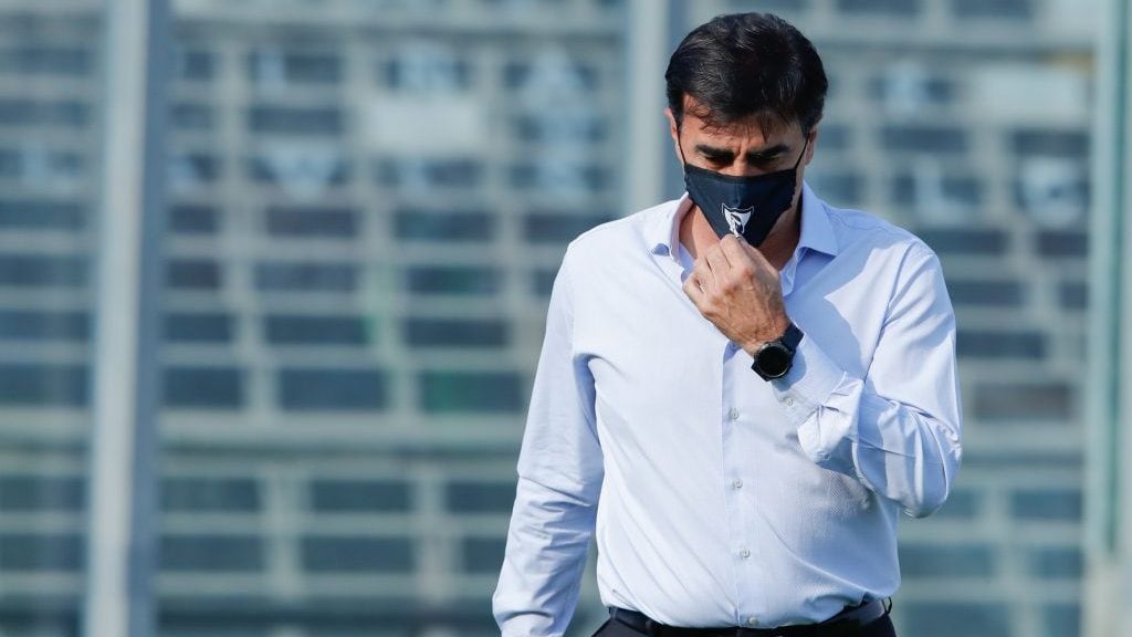 11 de Febrero del 2021/SANTIAGOEl Director Tecnico de Colo Colo Gustavo Quinteros(c) ,durante el partido valido por la Trigésima tercera fecha del Campeonato Nacional AFP PlanVital 2020, entre Colo Colo vs Cobresal, disputado en el Estadio Monumental.
FOTO:FRANCISCO LONGA/AGENCIAUNO