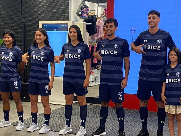 Universidad Católica camiseta