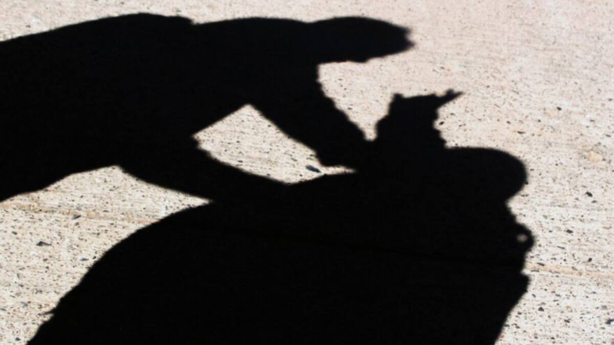 Adolescente de 14 años es apuñalado tras salir de liceo en Los Ángeles: habría sido atacado por compañero