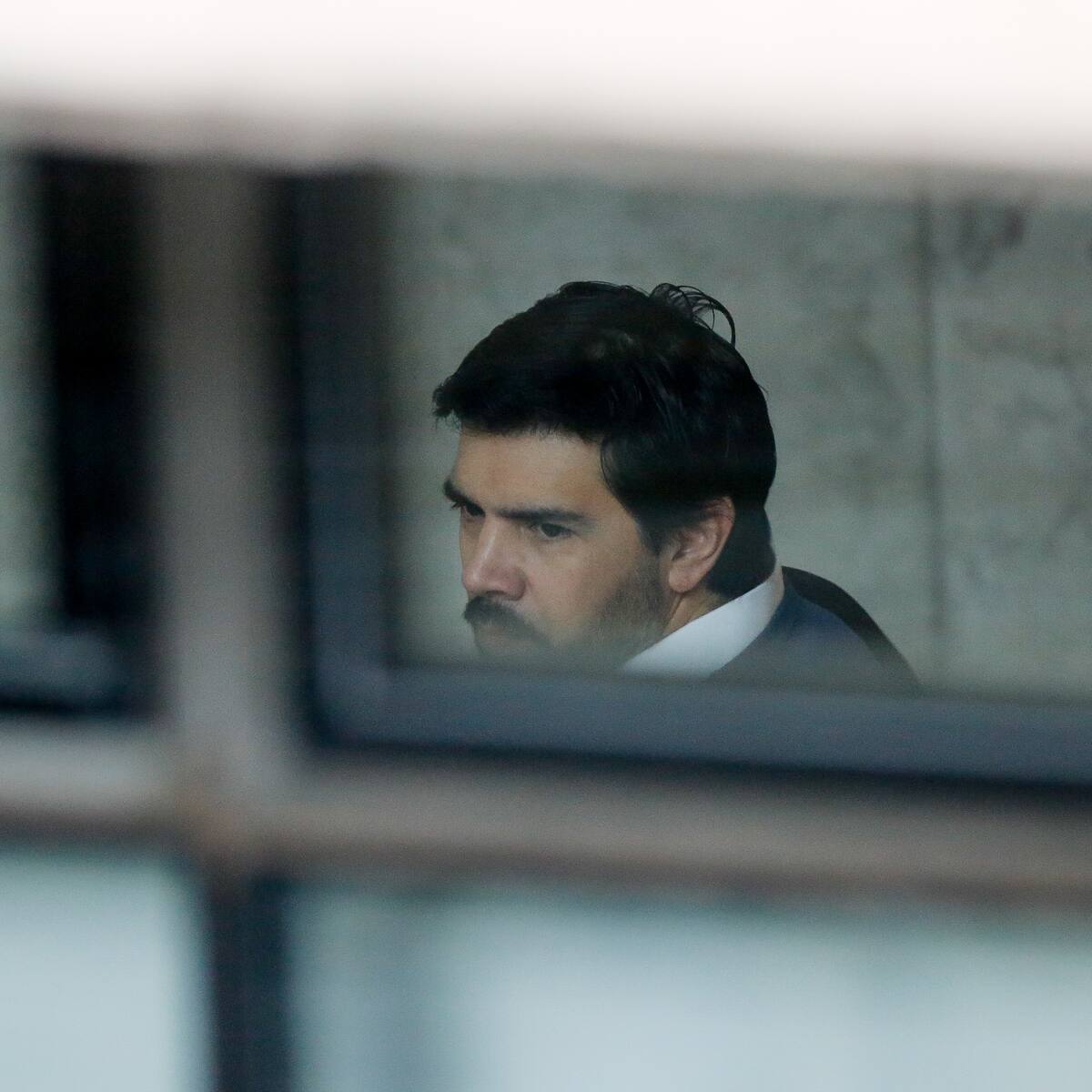 Fiscalía pedirá prisión preventiva: Joaquín Lavín León es formalizado por presuntos delitos de corrupción