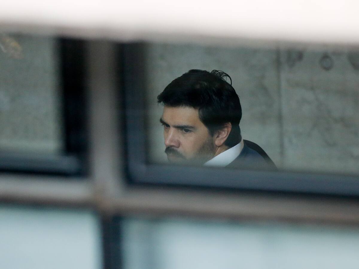 Fiscalía pedirá prisión preventiva: Joaquín Lavín León es formalizado por presuntos delitos de corrupción