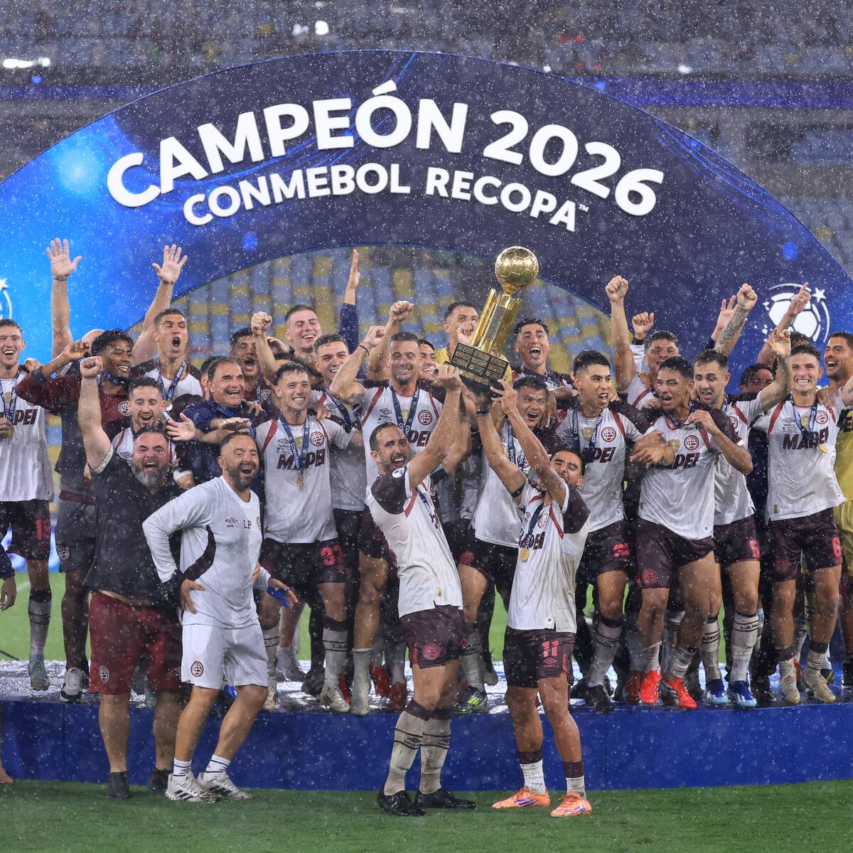 “Lo conocí en Chile y lo quise fichar en la U... Es un jugador de calidad, fino e inteligente”