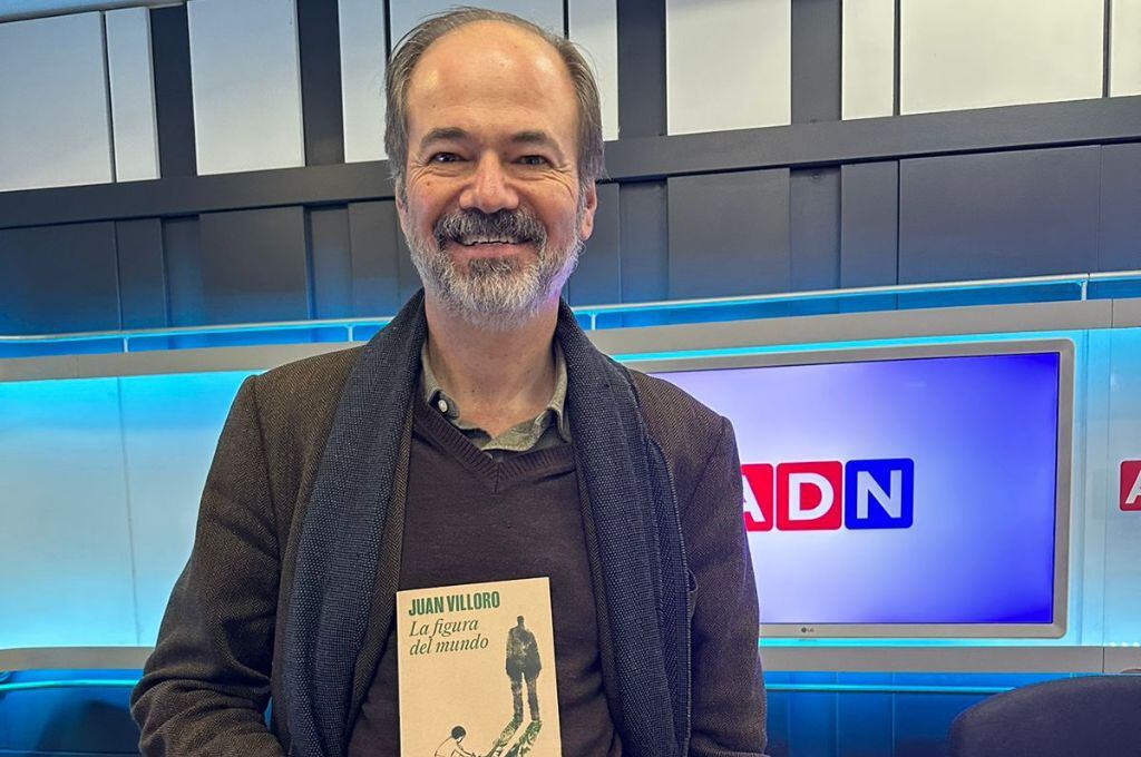 Juan Villoro nos presentó su nuevo libro "La figura del mundo": "Quería hacer un trazo de lo que fue México en la última parte del siglo XX"