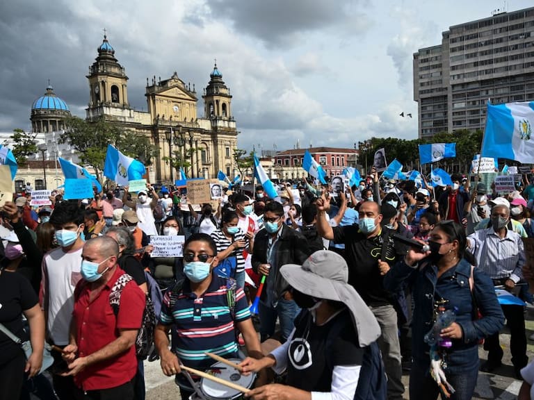 Protestas en Guatemala exigen la dimisión del mandatario