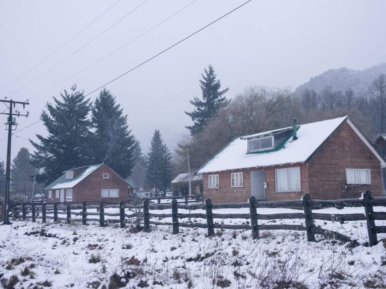 26 AGOSTO 2021 / LONQUIMAY.Intensas nevazones en Lonquimay generan cortes de ruta y complicaciones para transitar.
FOTO: PABLO DÍAZ / AGENCIA UNO