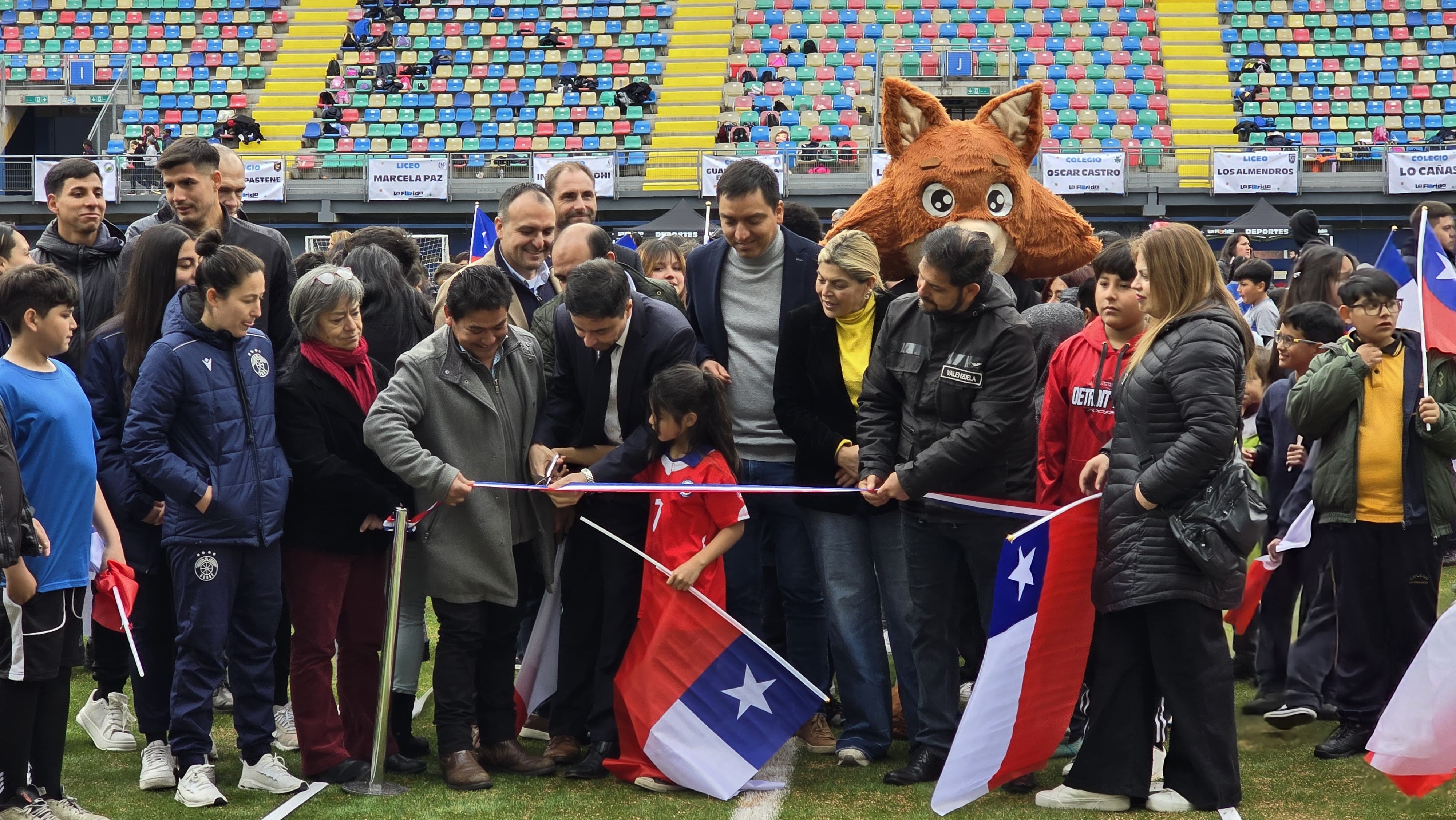 Inauguración oficial de la nueva cancha sintética del Estadio Bicentenario