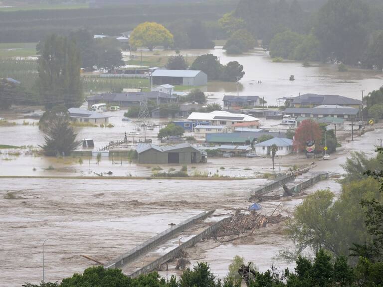 Ciclón Gabrielle inunda casas de la ciudad de Napier en Nueva Zelanda