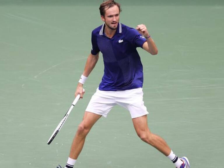 Así fue el match point y la posterior celebración de Medvedev tras quitarle el título del US Open a Djokovic