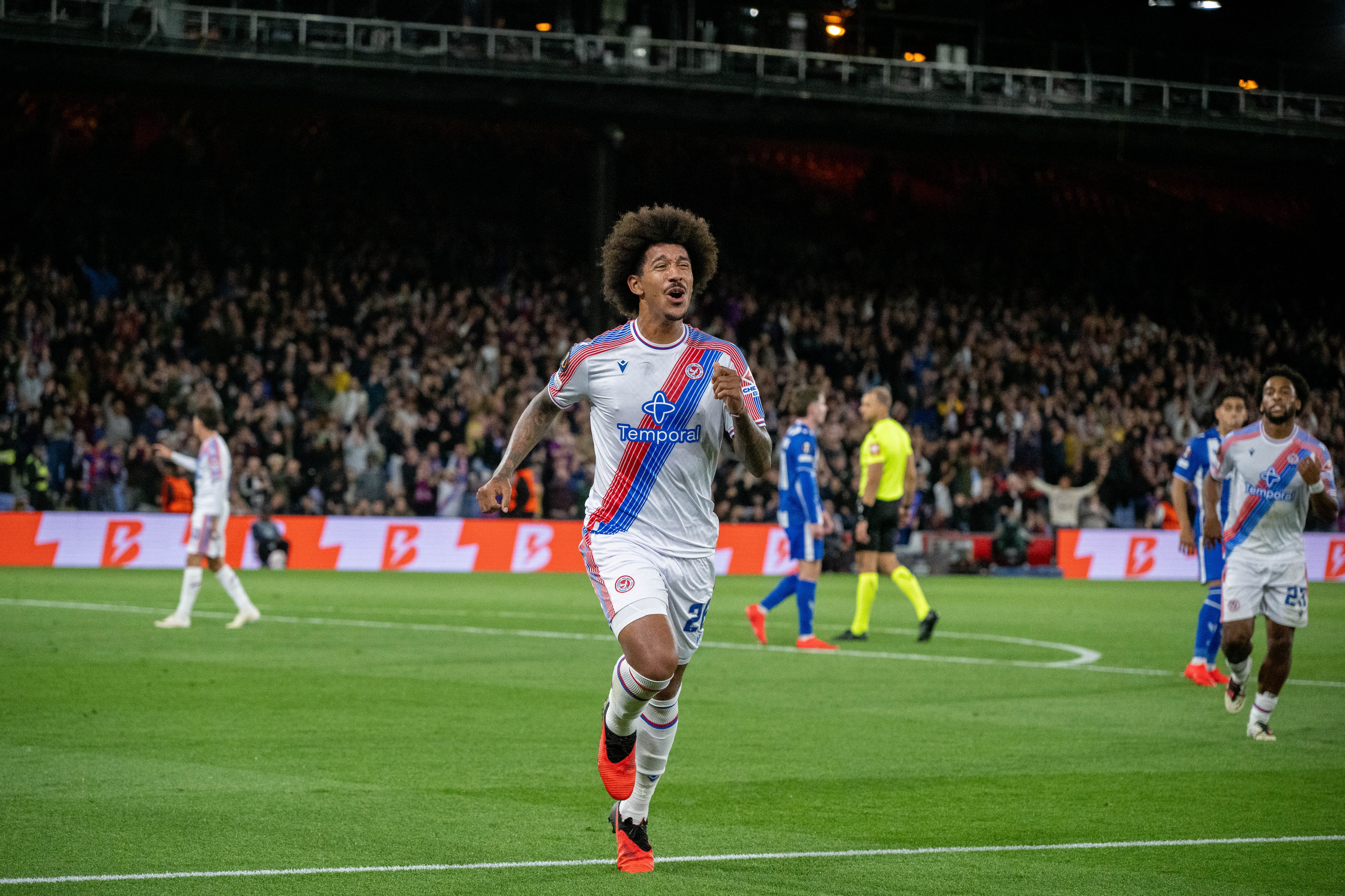 Sin Osorio, Crystal Palace arrasa en su estreno en la Europa League 2026-2027