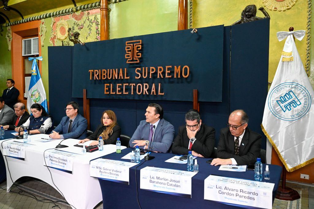 Los miembros del Tribunal Supremo Electoral de Guatemala en una sesión oficial