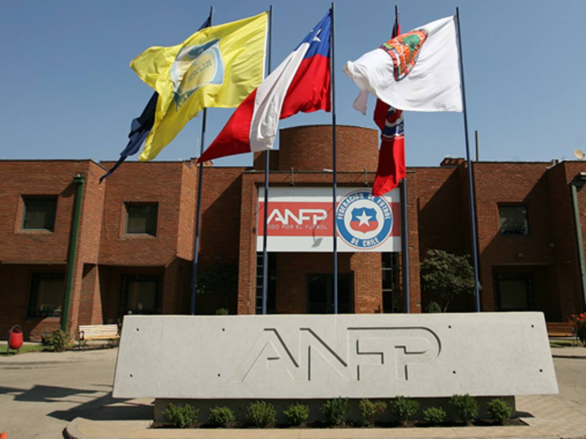ANFP cita a los clubes para discutir cambios importantes: buscan eliminar la multipropiedad e incorporar mujeres al directorio