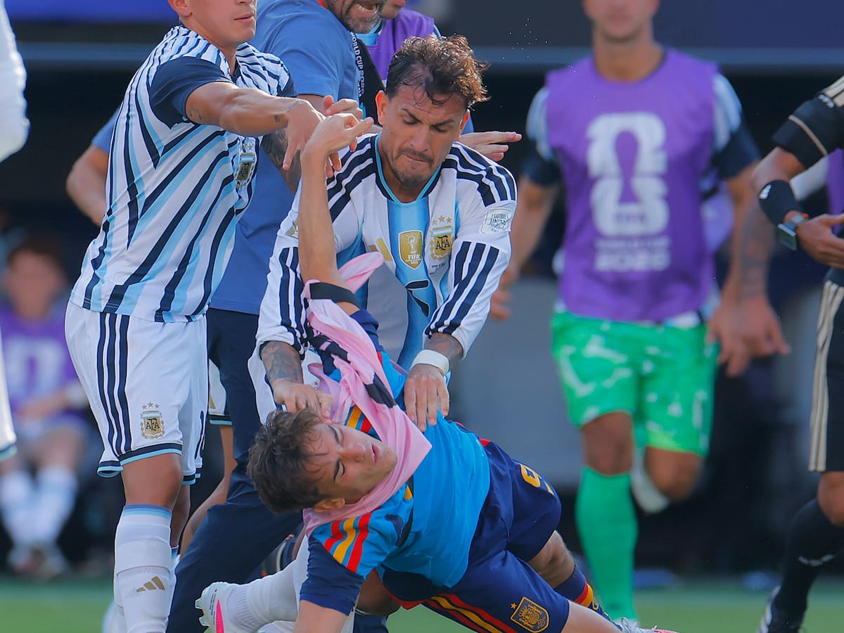 “Yo le habría dado un cabezazo a Leandro Paredes si hubiese estado en la cancha... Me habrían expulsado”