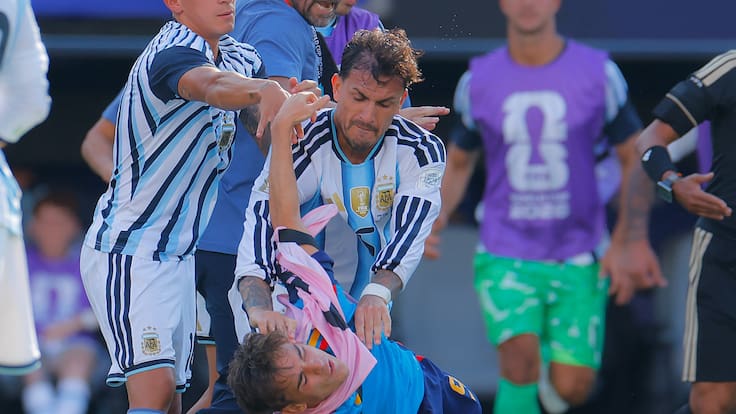 “Yo le habría dado un cabezazo a Leandro Paredes si hubiese estado en la cancha... Me habrían expulsado”
