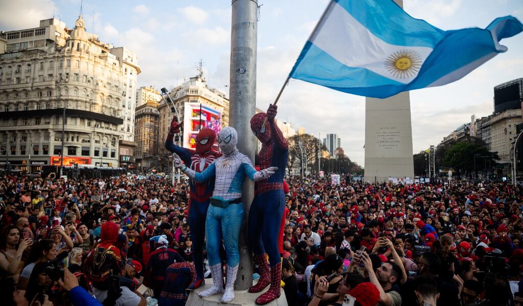 Miles de Spiderman llegaron al obelisco este domingo / Foto: Getty Images